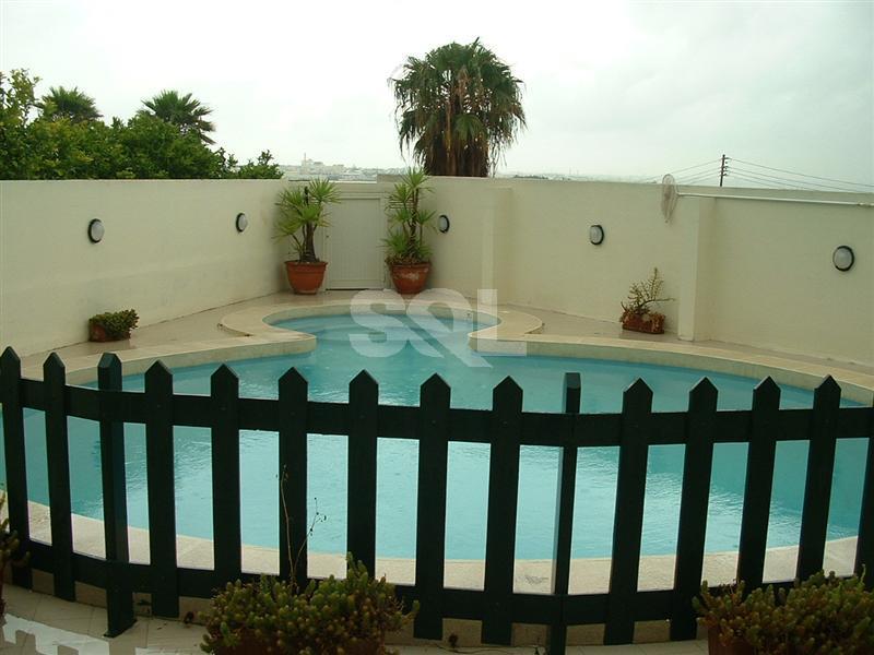 Bungalow in Attard To Rent