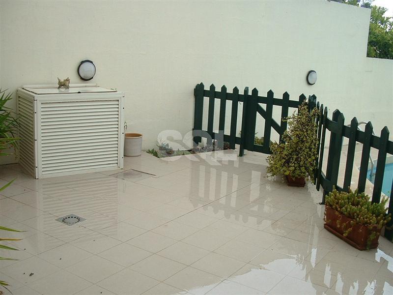 Bungalow in Attard To Rent