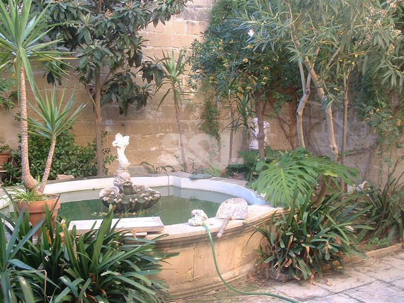 House of Character in Mdina To Rent
