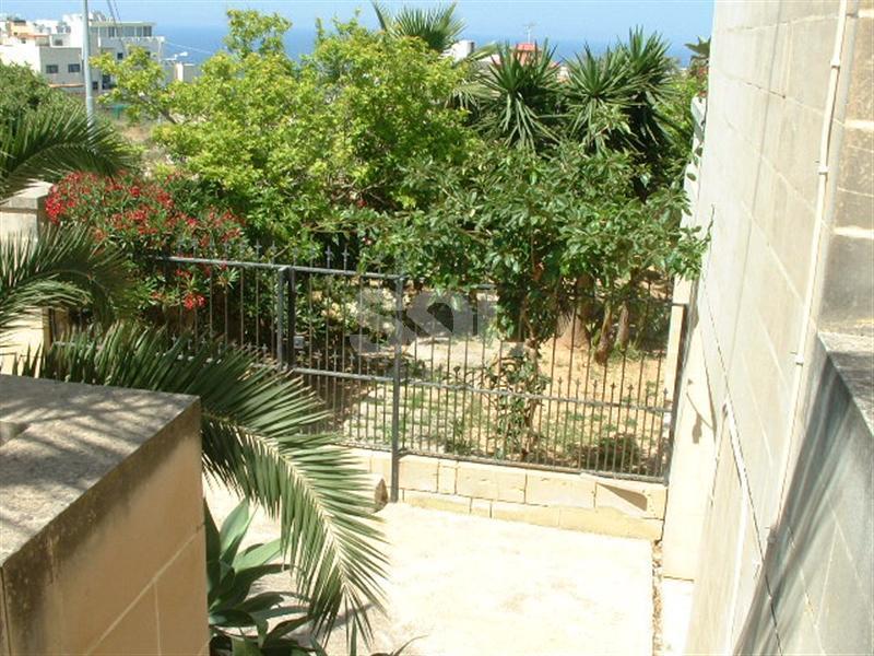 Villa in Madliena To Rent