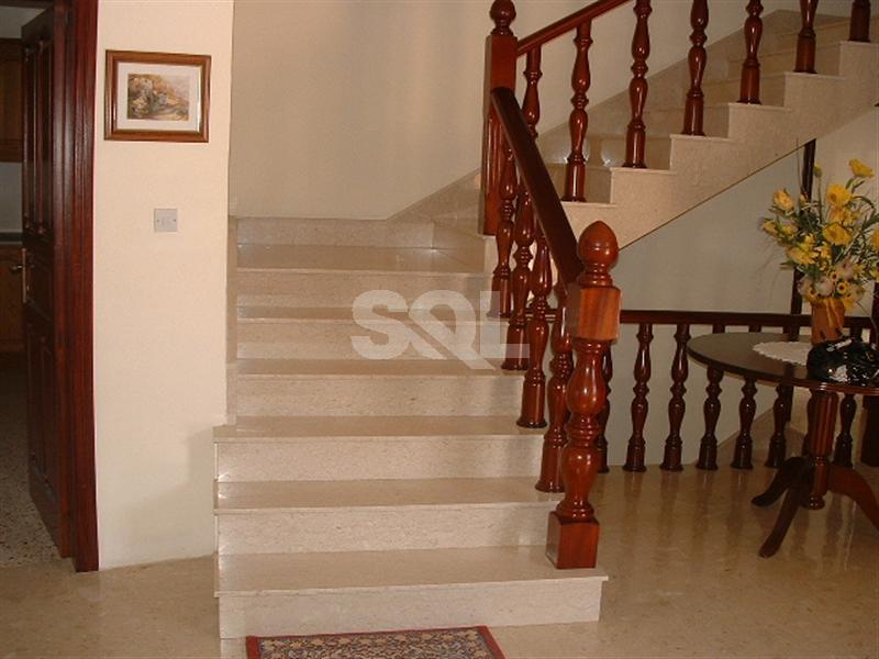Villa in Madliena To Rent