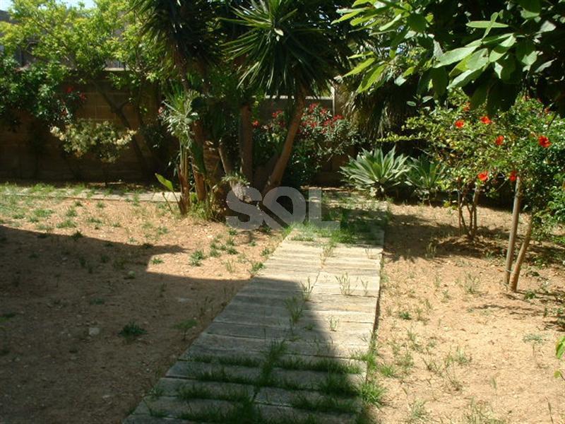 Villa in Madliena To Rent