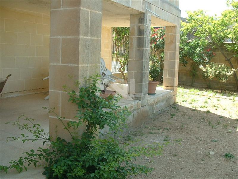 Villa in Madliena To Rent
