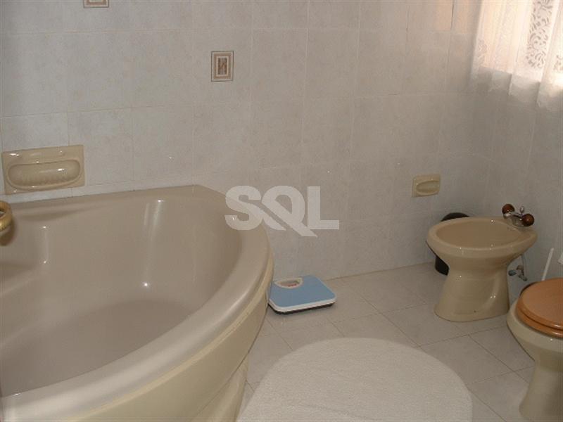 Villa in Madliena To Rent