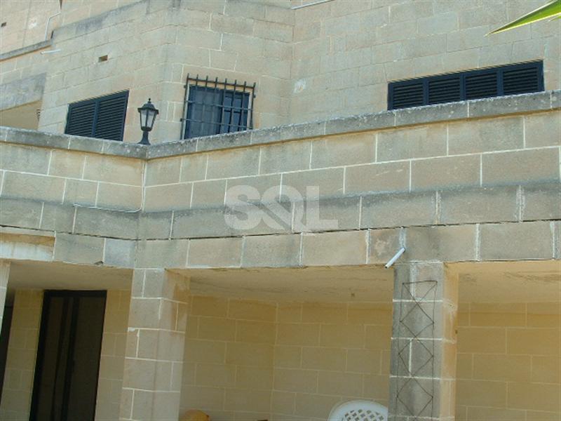 Villa in Madliena To Rent