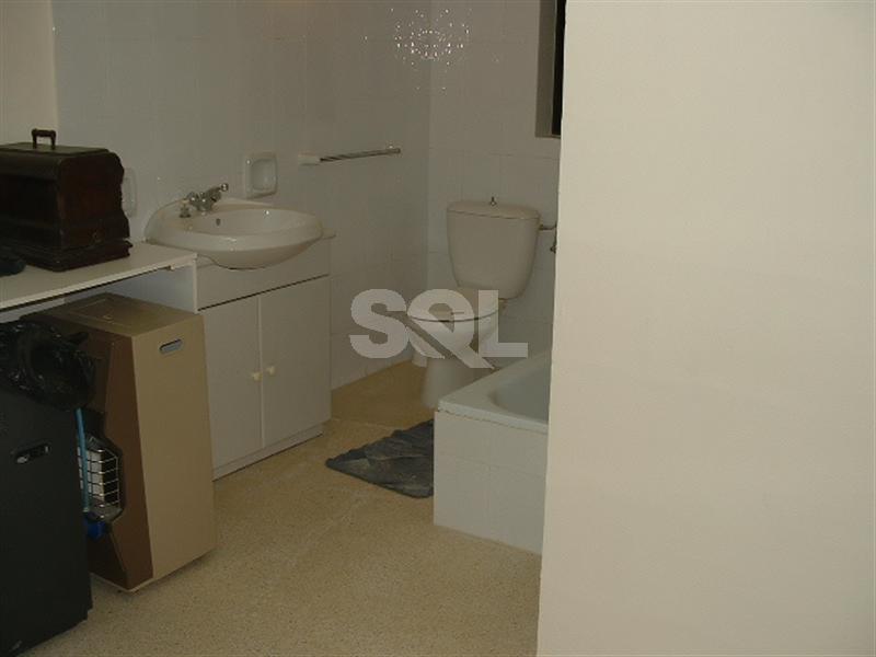 Villa in Madliena To Rent