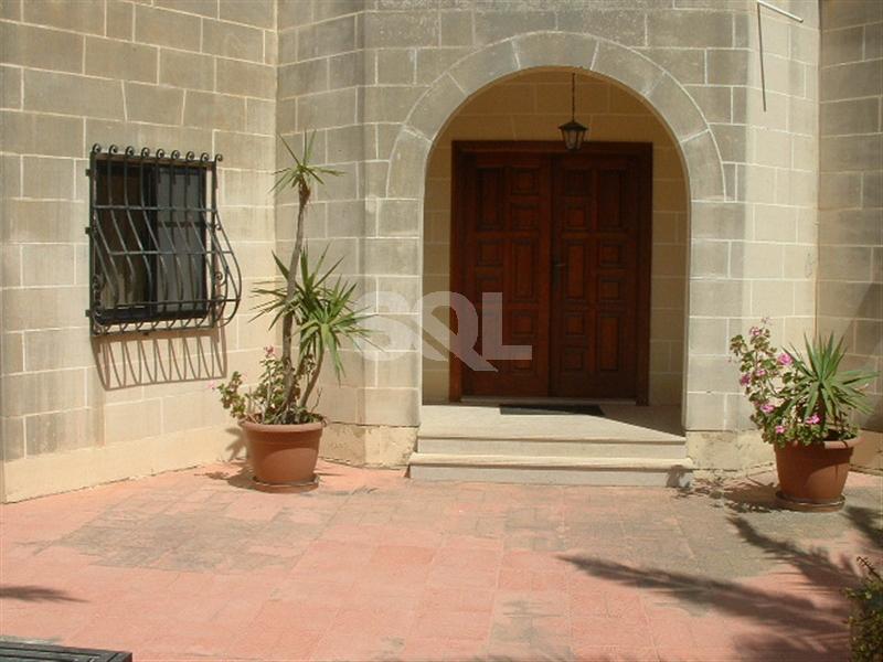Villa in Madliena To Rent