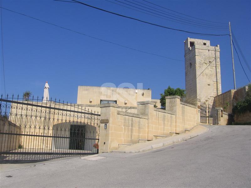 Villa in Madliena To Rent