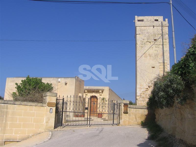 Villa in Madliena To Rent