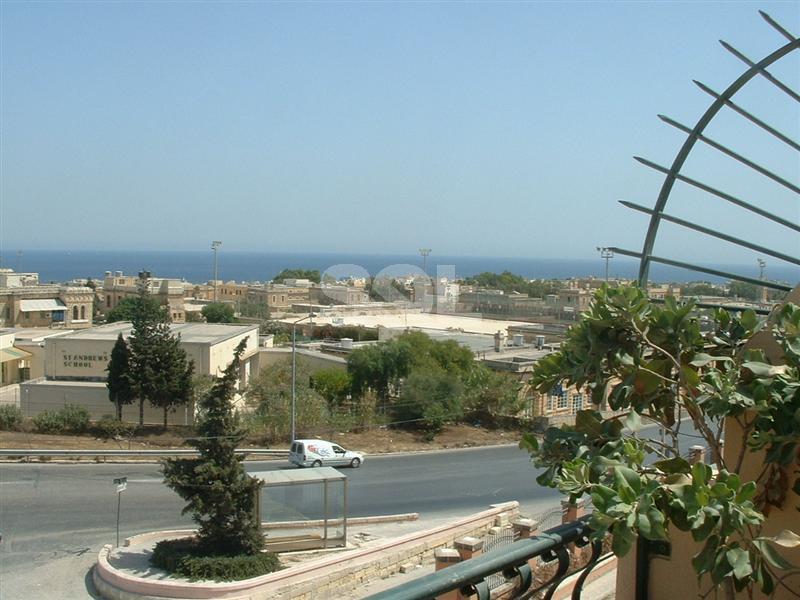 Penthouse in St. Andrews To Rent