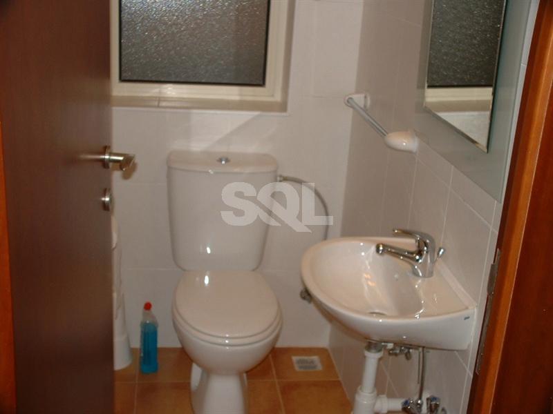 Apartment in Portomaso To Rent