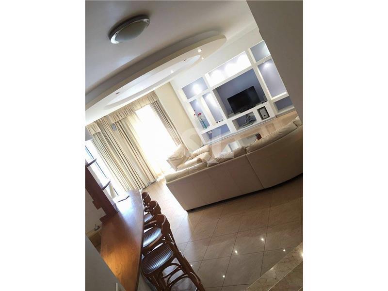 Apartment in Portomaso To Rent