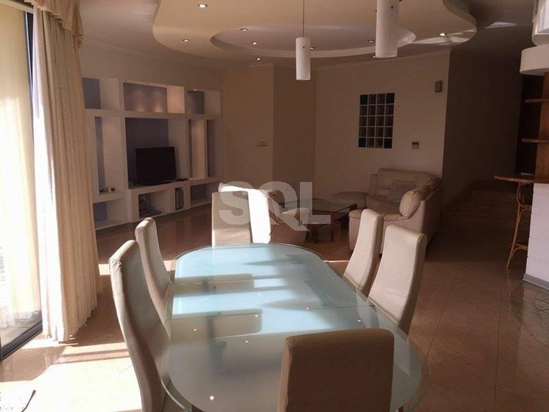 Apartment in Portomaso To Rent