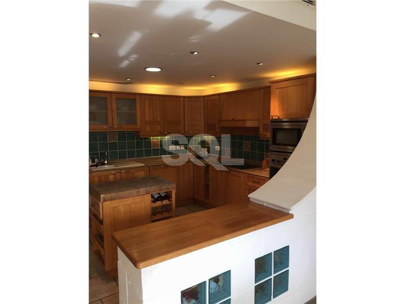 Apartment in Portomaso To Rent