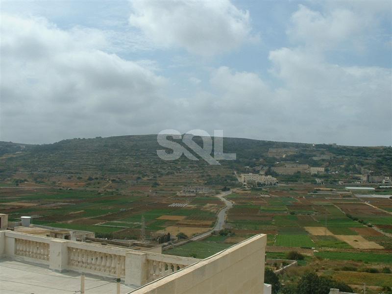 Farmhouse in Manikata To Rent