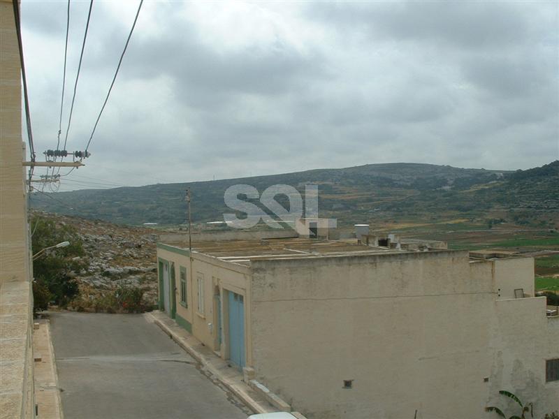 Farmhouse in Manikata To Rent