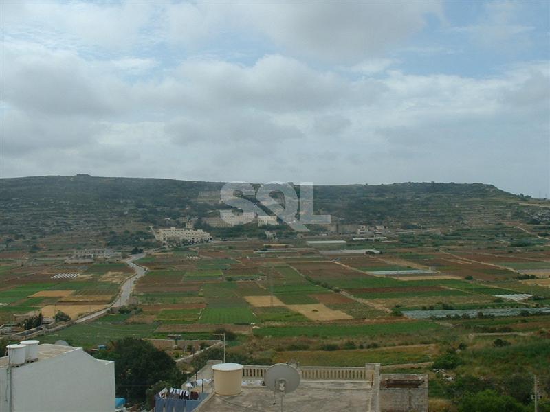 Farmhouse in Manikata To Rent