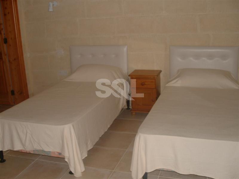 Farmhouse in Manikata To Rent