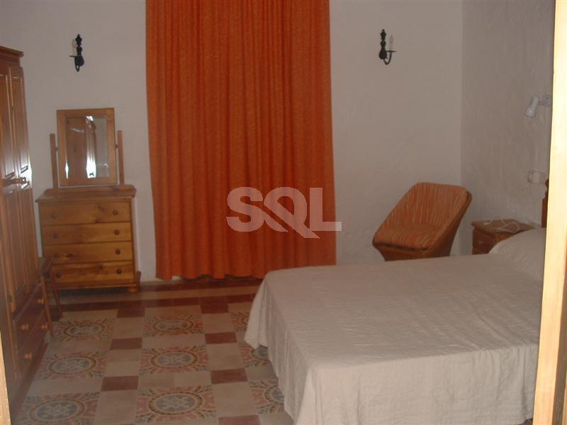 Farmhouse in Manikata To Rent