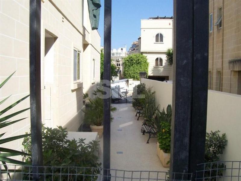 Maisonette in The Village To Rent