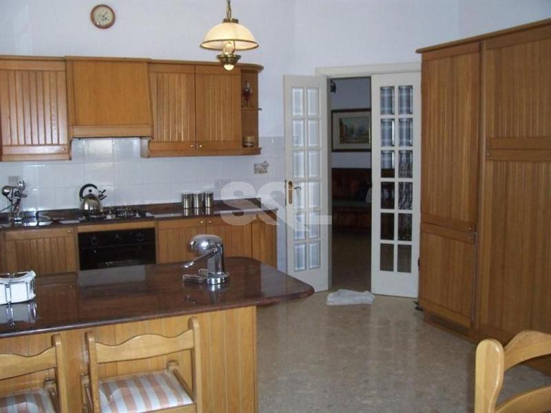 Maisonette in The Village To Rent