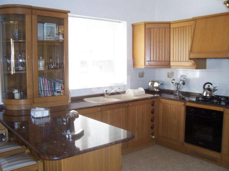 Maisonette in The Village To Rent