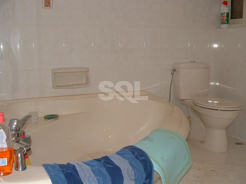 Maisonette in The Village To Rent