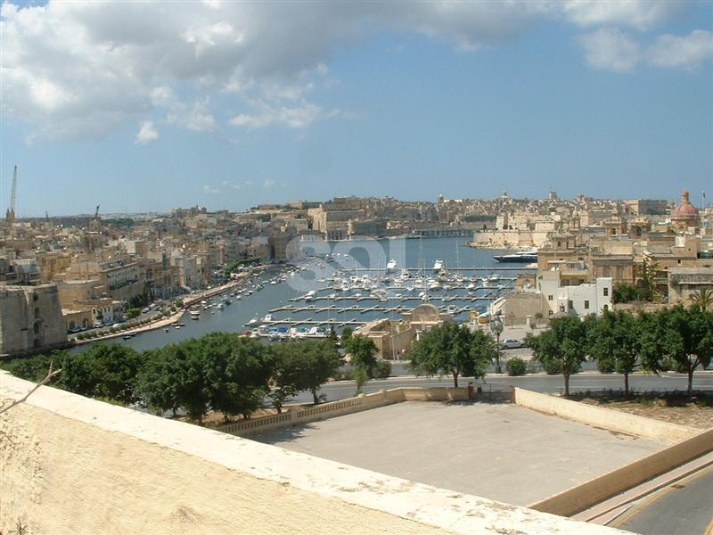 House of Character in Cospicua (Bormla) To Rent