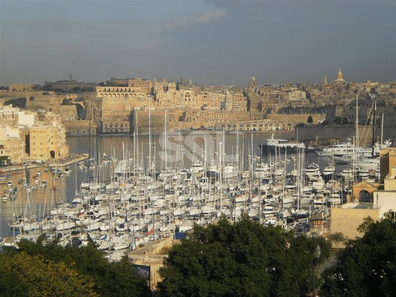 House of Character in Cospicua (Bormla) To Rent