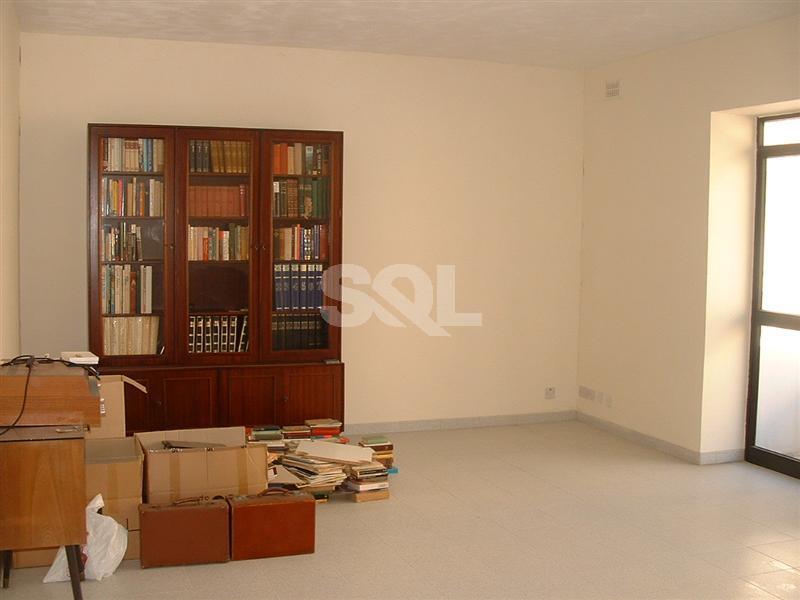 Retail/Catering in Ta' Xbiex To Rent