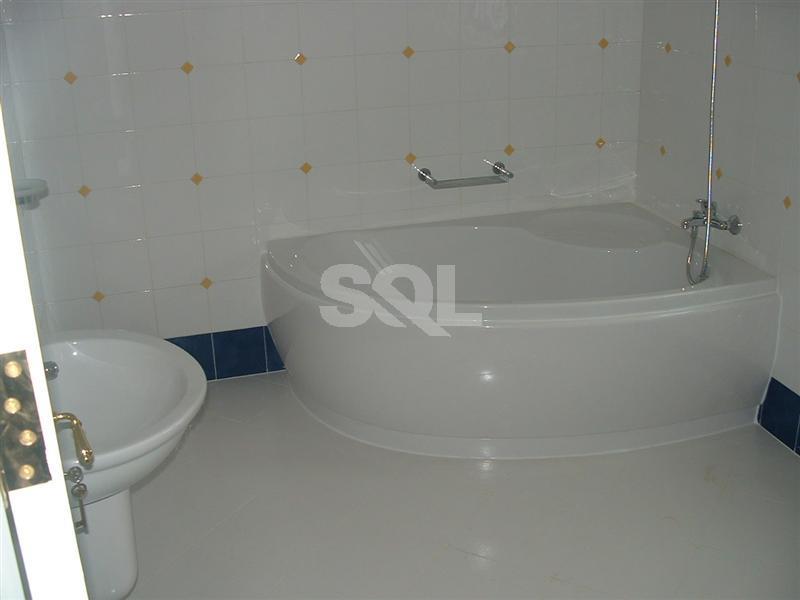 Villa in Lija To Rent