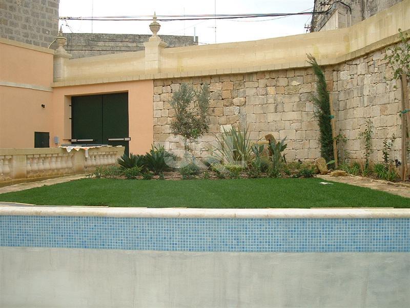 Villa in Lija To Rent