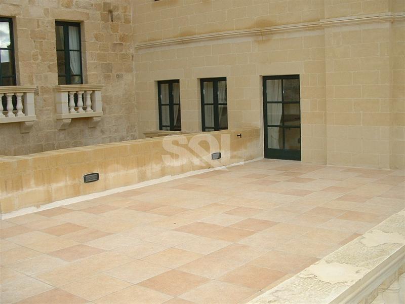 Villa in Lija To Rent