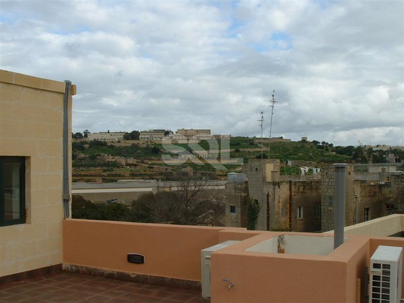 Villa in Lija To Rent
