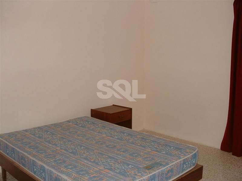 Terraced House in Pembroke To Rent