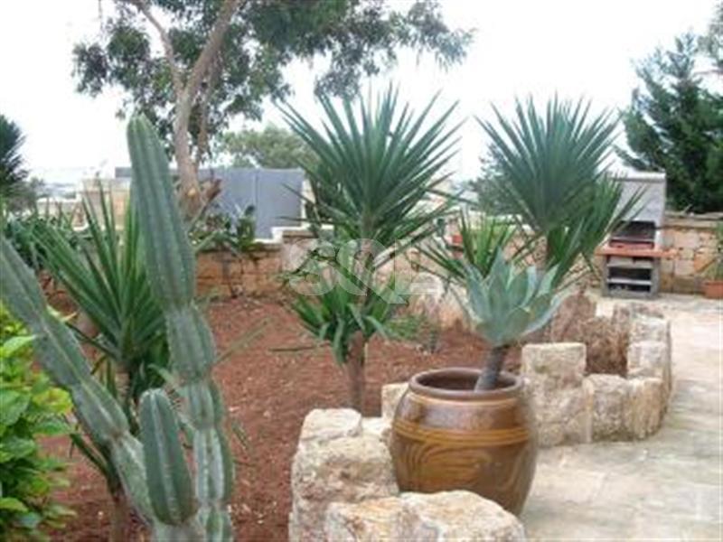 Farmhouse in Bidnija To Rent