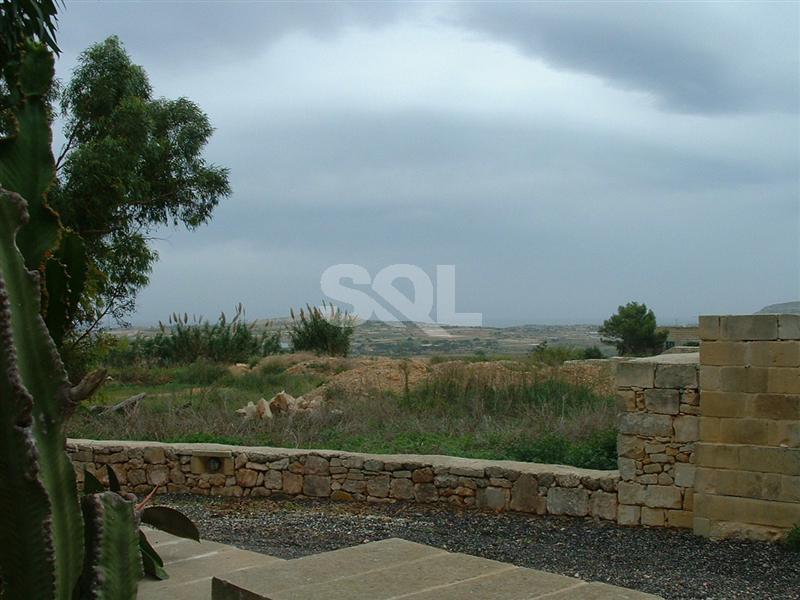 Farmhouse in Bidnija To Rent
