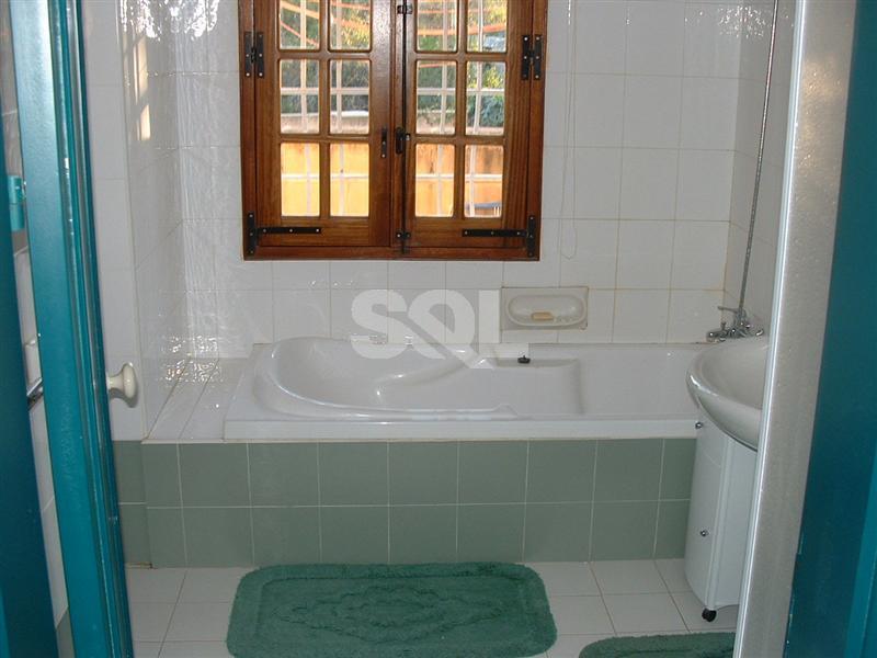 Villa in Madliena To Rent