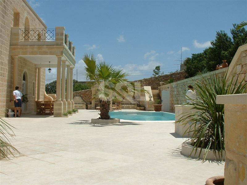 Farmhouse in Wardija To Rent