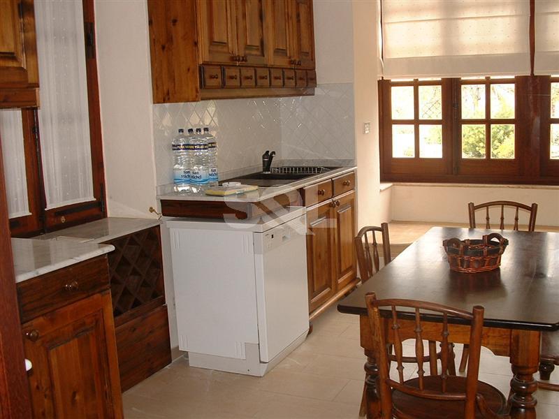 Villa in Attard To Rent