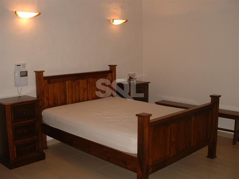 Villa in Attard To Rent