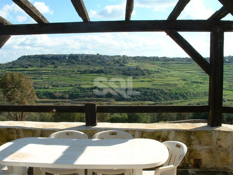 Farmhouse in Wardija To Rent