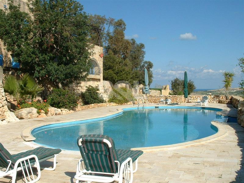 Farmhouse in Wardija To Rent