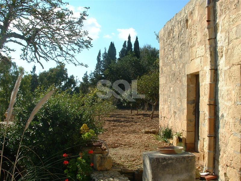 Farmhouse in Wardija To Rent