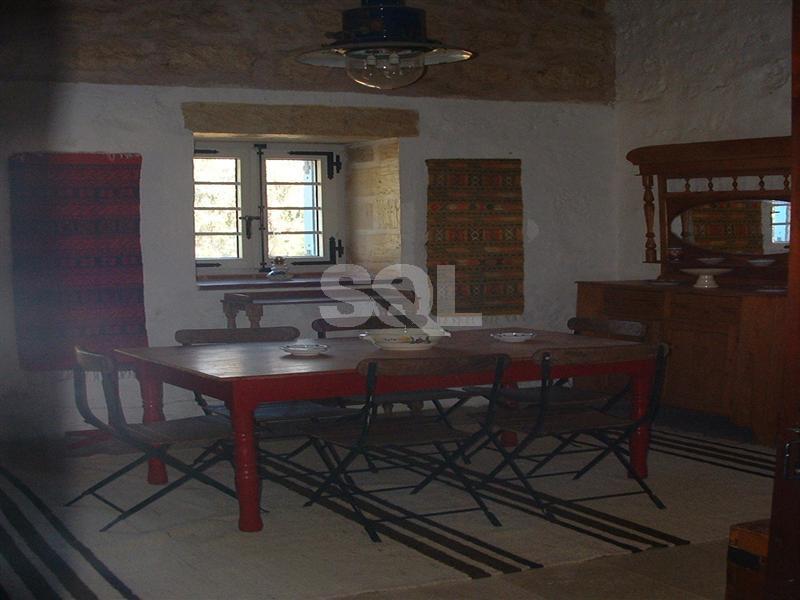 Farmhouse in Wardija To Rent