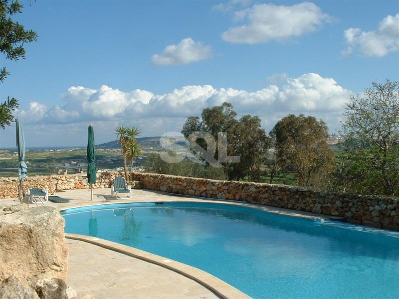 Farmhouse in Wardija To Rent