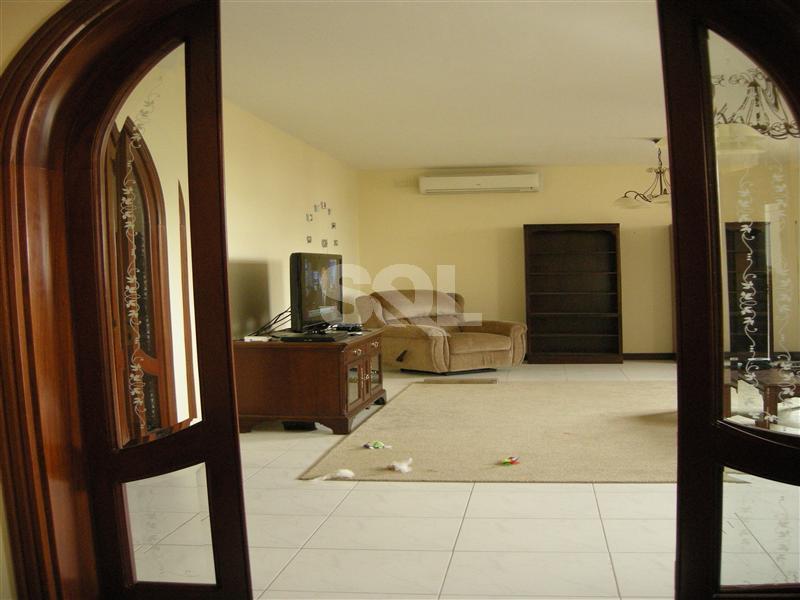 Bungalow in Naxxar To Rent