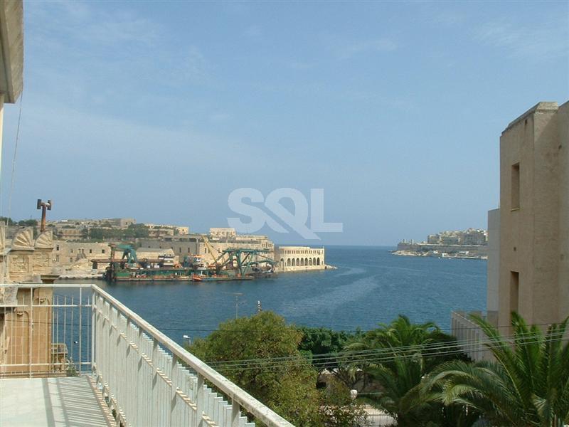 Apartment in Ta' Xbiex To Rent