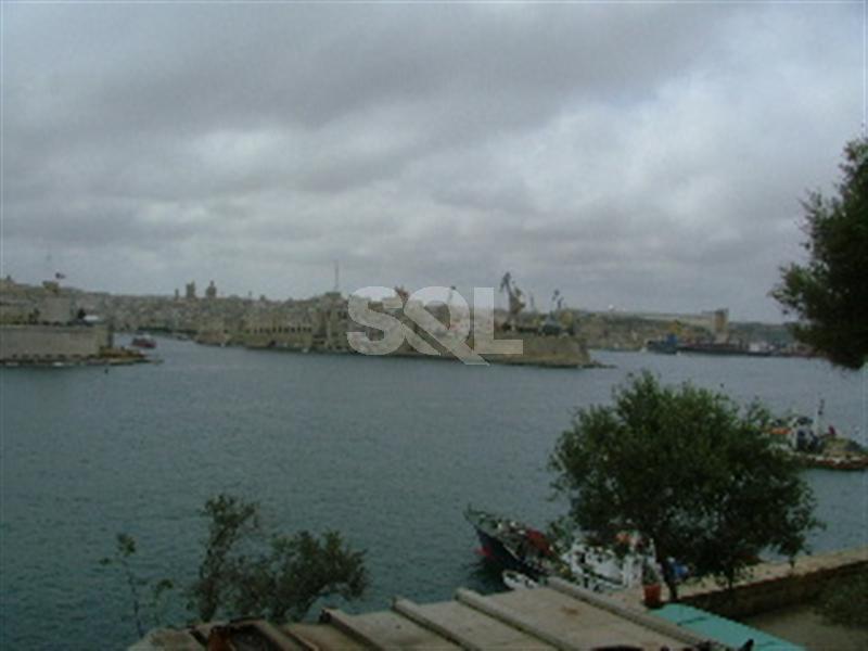 Retail/Catering in Valletta To Rent