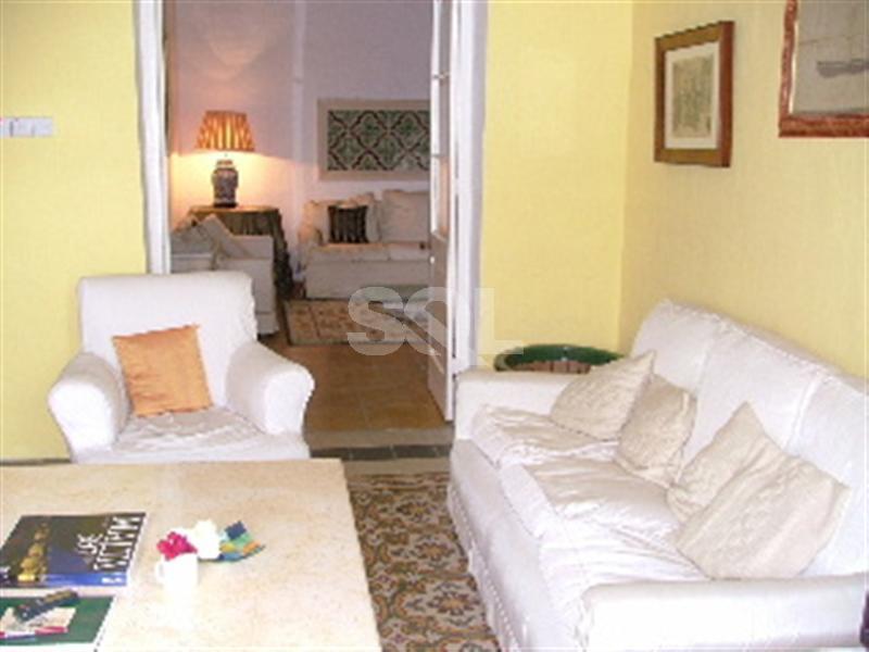 Retail/Catering in Valletta To Rent